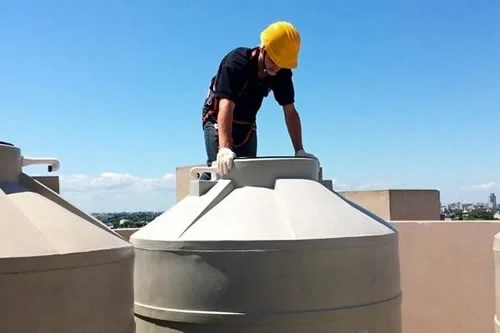 Servicio de Limpieza de Tanques Profesional